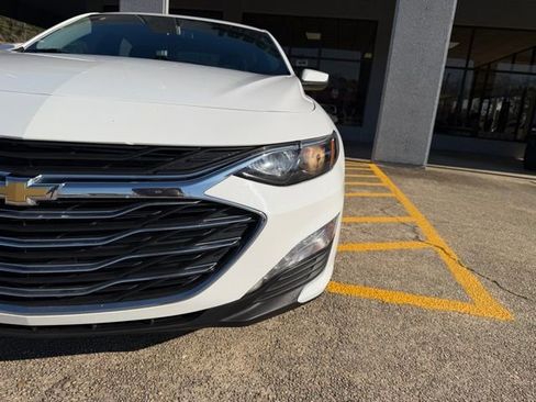 Used 2023 Chevrolet Malibu LT image 25