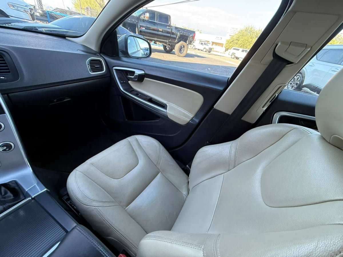 Used 2017 Volvo S60 T5 Dynamic FWD image 45