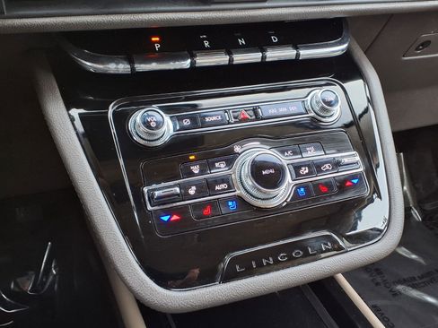 Certified 2022 Lincoln Corsair AWD w/ Equipment Group 101A image 22