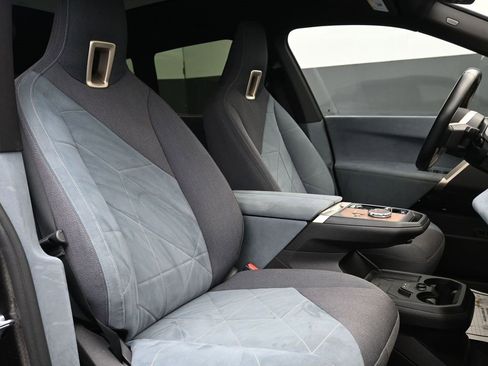 Used 2023 BMW iX xDrive50 w/ Ultimate Package 2 image 27