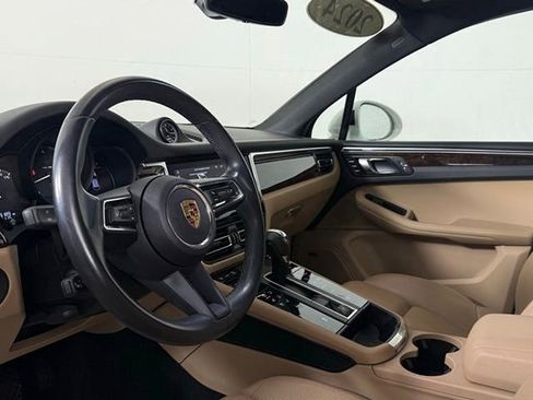 Used 2024 Porsche Macan Base image 4