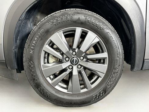 Used 2025 Nissan Pathfinder SV FWD image 11