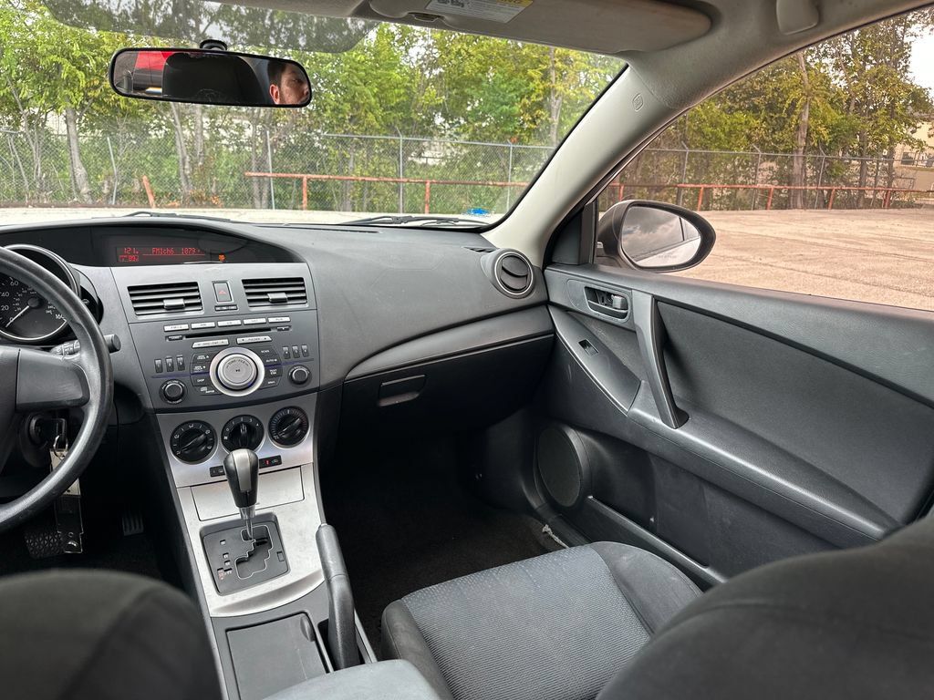 Used 2010 MAZDA MAZDA3 i Sport FWD image 16