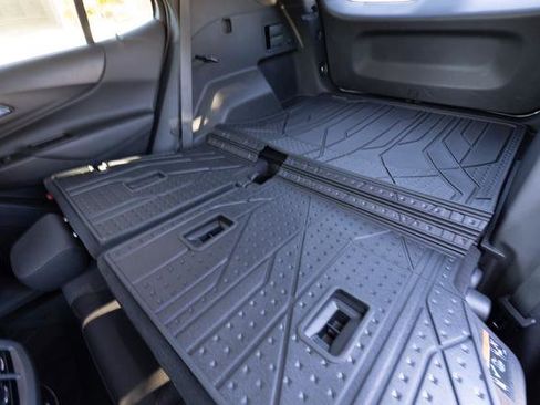Used 2023 Chevrolet Equinox LT w/ LPO, Floor Liner Package image 23