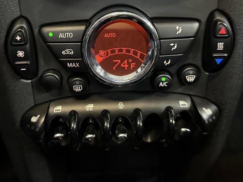 Used 2015 MINI Cooper Convertible image 17