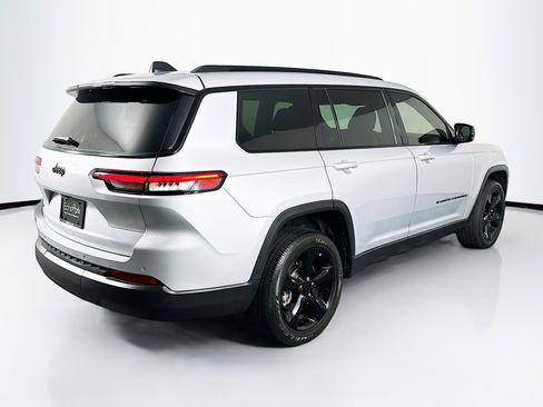Used 2022 Jeep Grand Cherokee L Altitude image 9