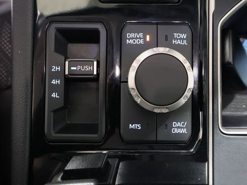 Used 2024 Toyota Tundra Limited image 31