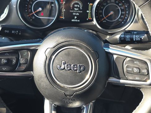 Used 2023 Jeep Wrangler Sahara image 23