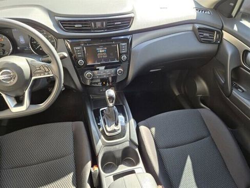 Used 2021 Nissan Rogue Sport S image 16
