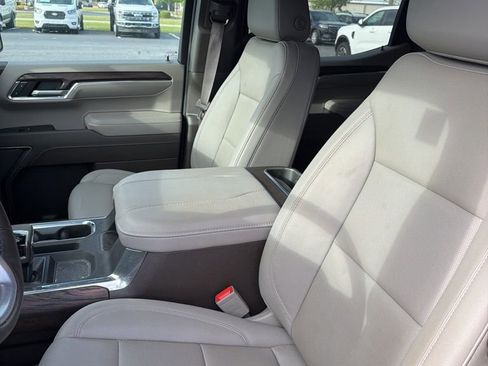 Used 2025 GMC Sierra 1500 SLT w/ SLT Premium Package image 4