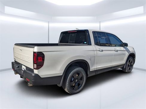 New 2026 Honda Ridgeline Black Edition image 3