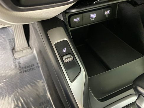 Certified 2022 Kia Sorento S w/ Panoramic Sunroof Package image 22