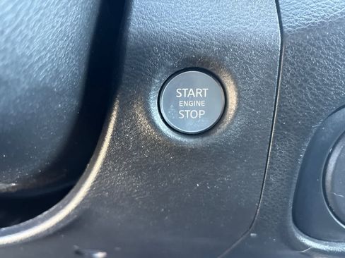 Used 2022 Nissan Frontier SV RWD image 23