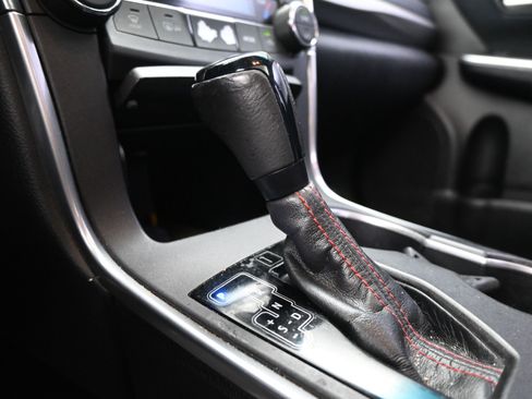 Used 2015 Toyota Camry XLE image 15