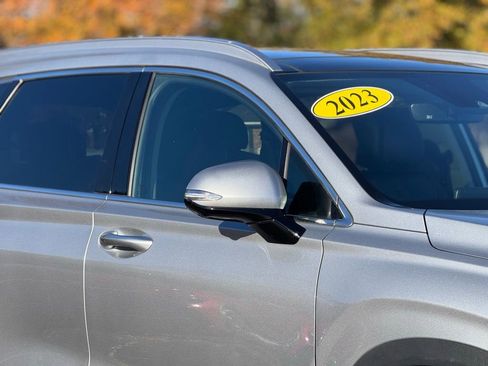 Used 2023 Hyundai Santa Fe SEL w/ Premium Package image 8