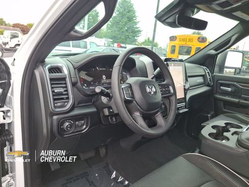 Used 2026 RAM 2500 Laramie AWD/4WD image 15