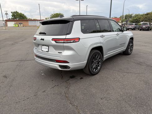 Used 2024 Jeep Grand Cherokee L Summit w/ Advanced Protech Group IV AWD/4WD image 5
