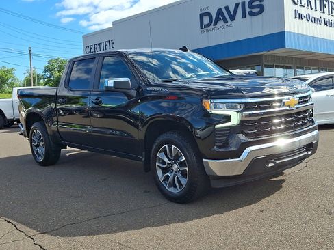 Used 2025 Chevrolet Silverado 1500 LT AWD/4WD image 3