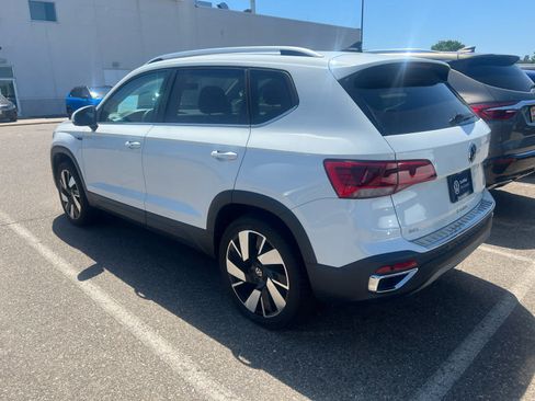 Used 2023 Volkswagen Taos SEL AWD/4WD image 4