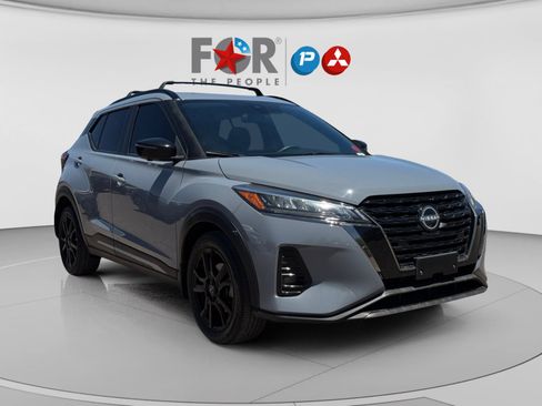 Used 2024 Nissan Kicks SR w/ Exterior Package FWD image 7