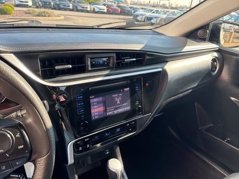 Used 2019 Toyota Corolla L image 17