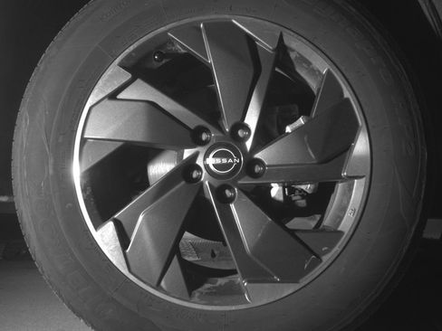 Used 2025 Nissan Rogue SV AWD/4WD image 13
