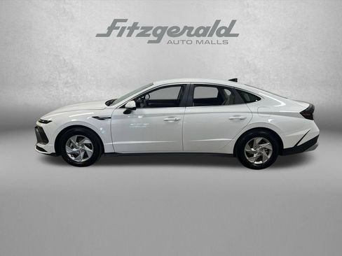 Used 2025 Hyundai Sonata SE FWD image 2