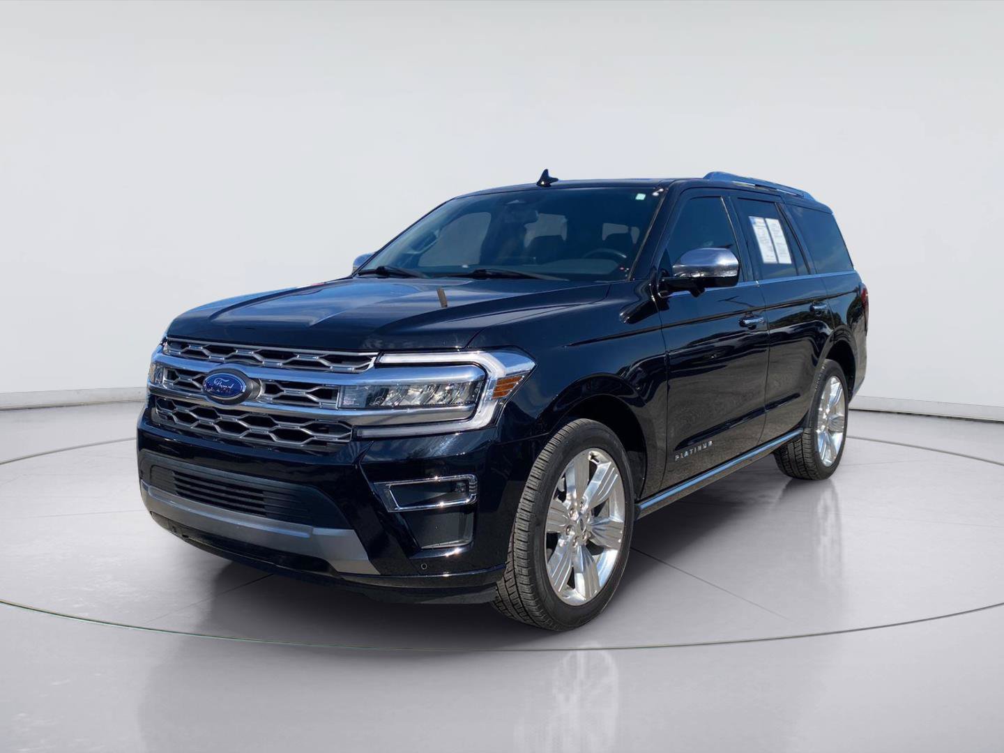 Used 2022 Ford Expedition Platinum RWD image 2