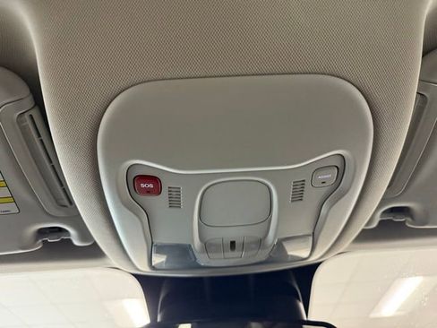 Used 2023 Jeep Renegade Altitude image 19