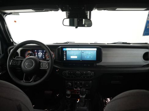 Used 2024 Jeep Wrangler Willys image 13