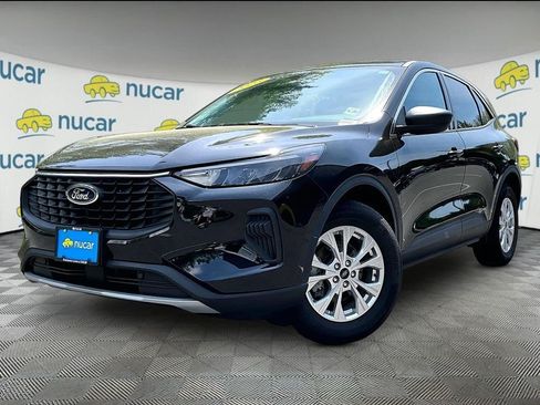 Used 2023 Ford Escape Active AWD/4WD image 3