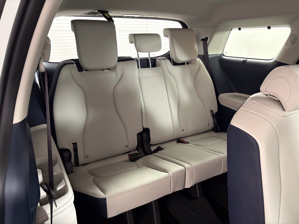 New 2026 Kia Carnival EX FWD image 46