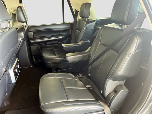 Used 2023 Ford Expedition XLT RWD image 25