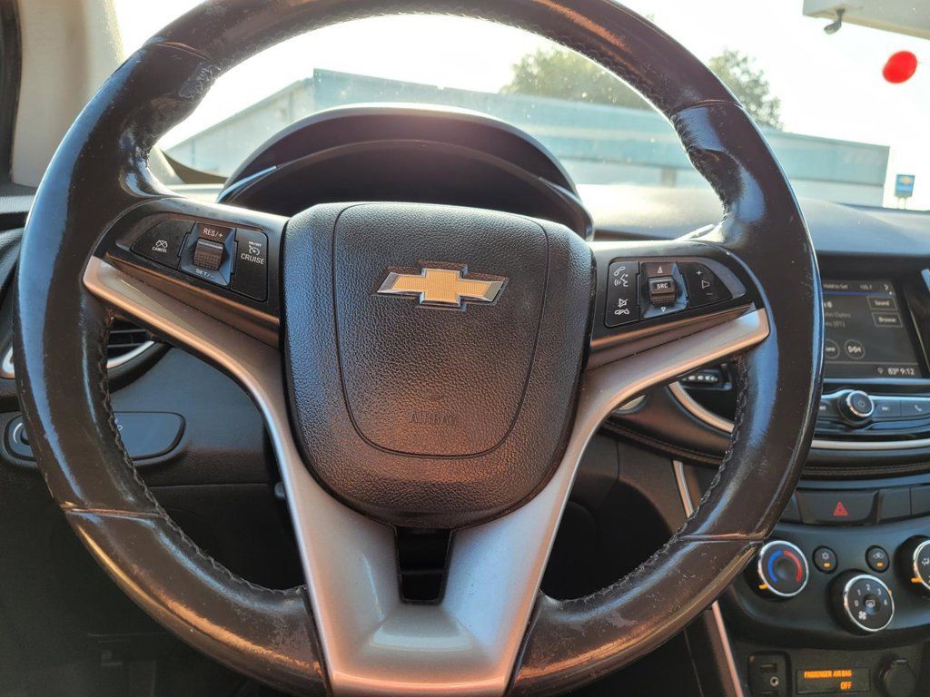 Used 2019 Chevrolet Trax LT w/ LT Convenience Package FWD image 25