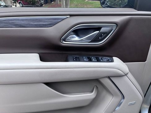 Used 2024 GMC Yukon SLT w/ SLT Luxury Package RWD image 24