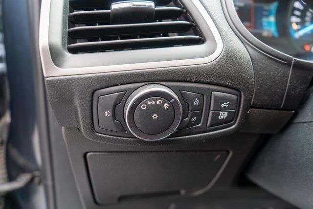 Used 2022 Ford Edge ST-Line w/ Cold Weather Package AWD/4WD image 21
