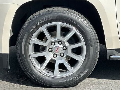 Used 2015 GMC Yukon Denali w/ Open Road Package AWD/4WD image 33