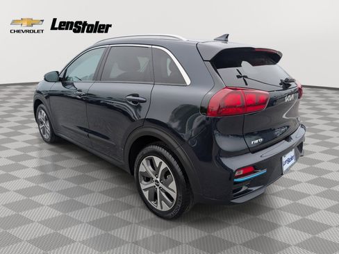 Used 2022 Kia Niro EX w/ Cold Weather Package FWD image 3