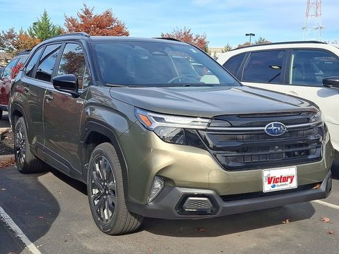 New 2025 Subaru Forester Touring image 3