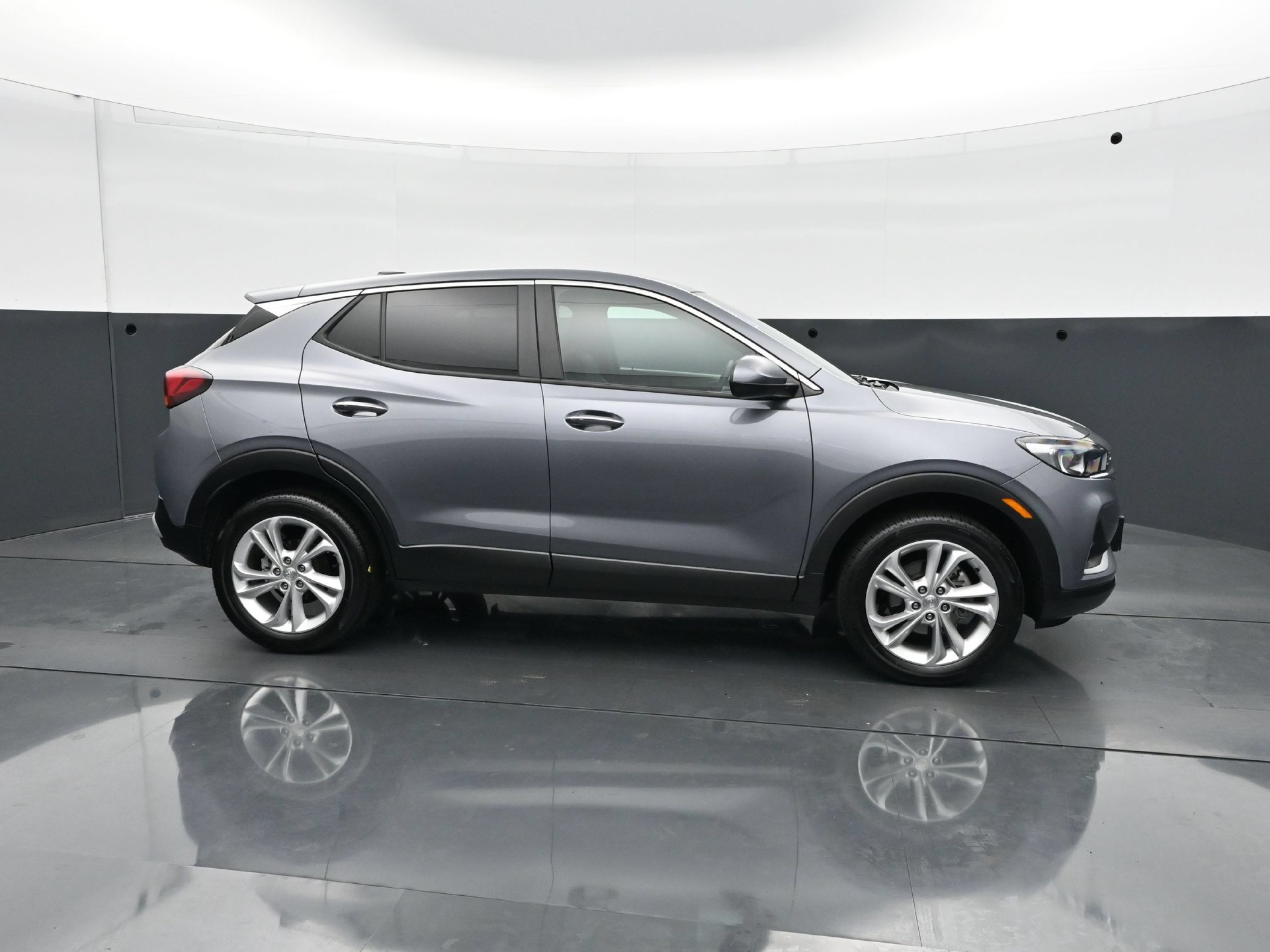 Used 2021 Buick Encore GX Preferred w/ Cold Weather Comfort Package AWD/4WD image 8