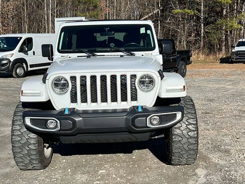 Used 2021 Jeep Wrangler Unlimited Sahara w/ Cold Weather Group image 3