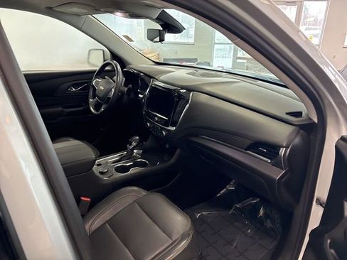 Used 2021 Chevrolet Traverse Premier image 25