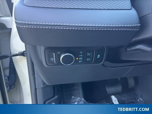 Certified 2025 Ford Mustang Mach-E Premium image 41