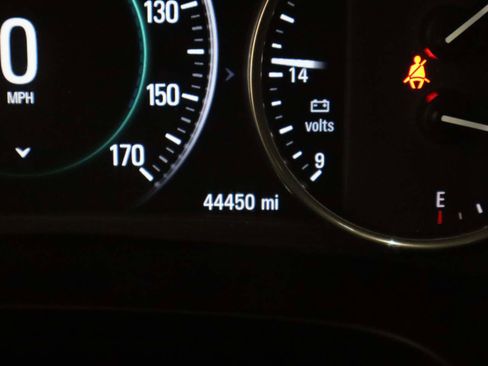 Used 2017 Buick LaCrosse Premium image 8