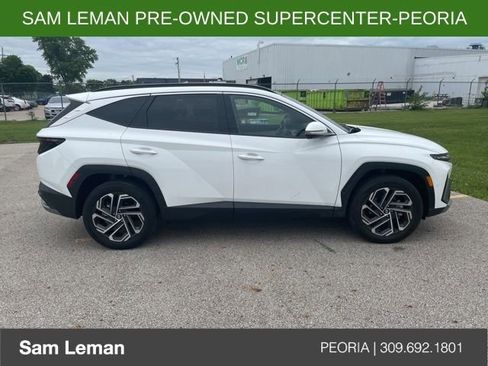 Used 2025 Hyundai Tucson Limited AWD/4WD image 4