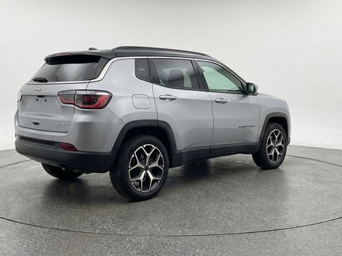 Used 2025 Jeep Compass Limited AWD/4WD image 9
