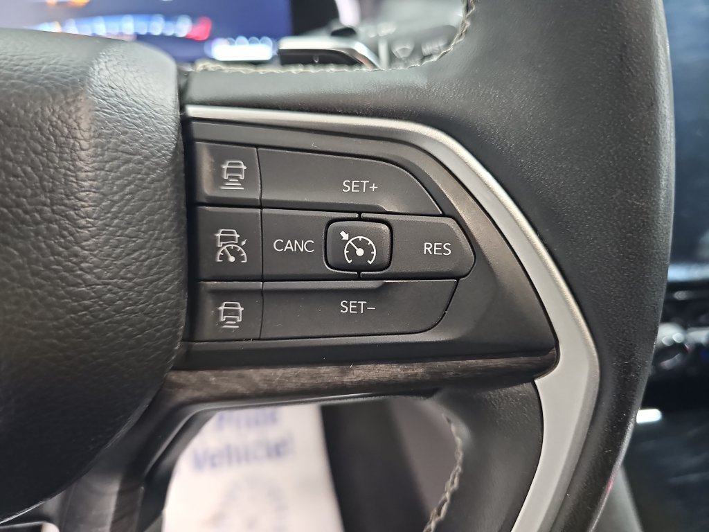 Used 2023 Jeep Grand Cherokee L Limited w/ Luxury Tech Group II AWD/4WD image 20