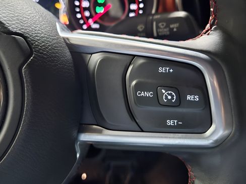 Certified 2020 Jeep Gladiator Rubicon AWD/4WD image 31
