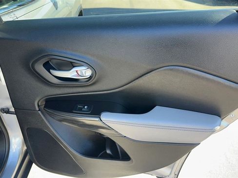 Used 2014 Jeep Cherokee Limited w/ Luxury Group image 20