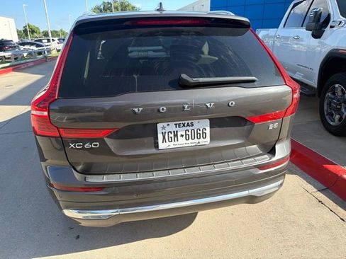 Used 2022 Volvo XC60 B5 Inscription w/ Climate Package FWD image 6